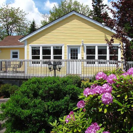 Larinda'S Landing Oceanfront Cottages Halifax Exterior photo