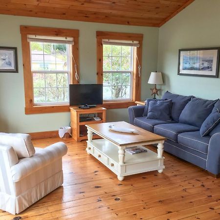 Larinda'S Landing Oceanfront Cottages Halifax Exterior photo
