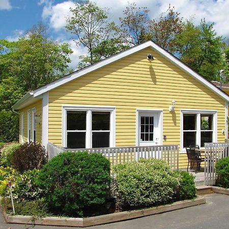 Larinda'S Landing Oceanfront Cottages Halifax Exterior photo
