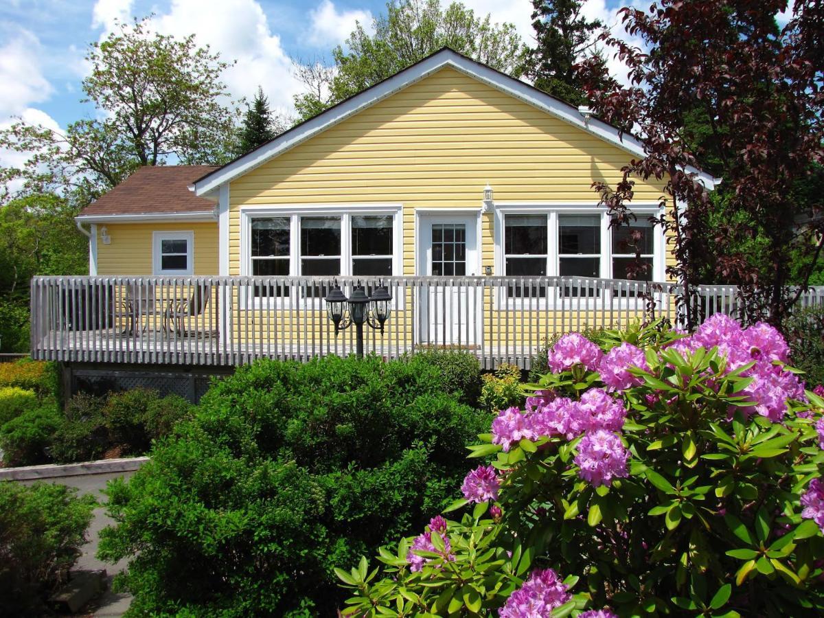 Larinda'S Landing Oceanfront Cottages Halifax Exterior photo