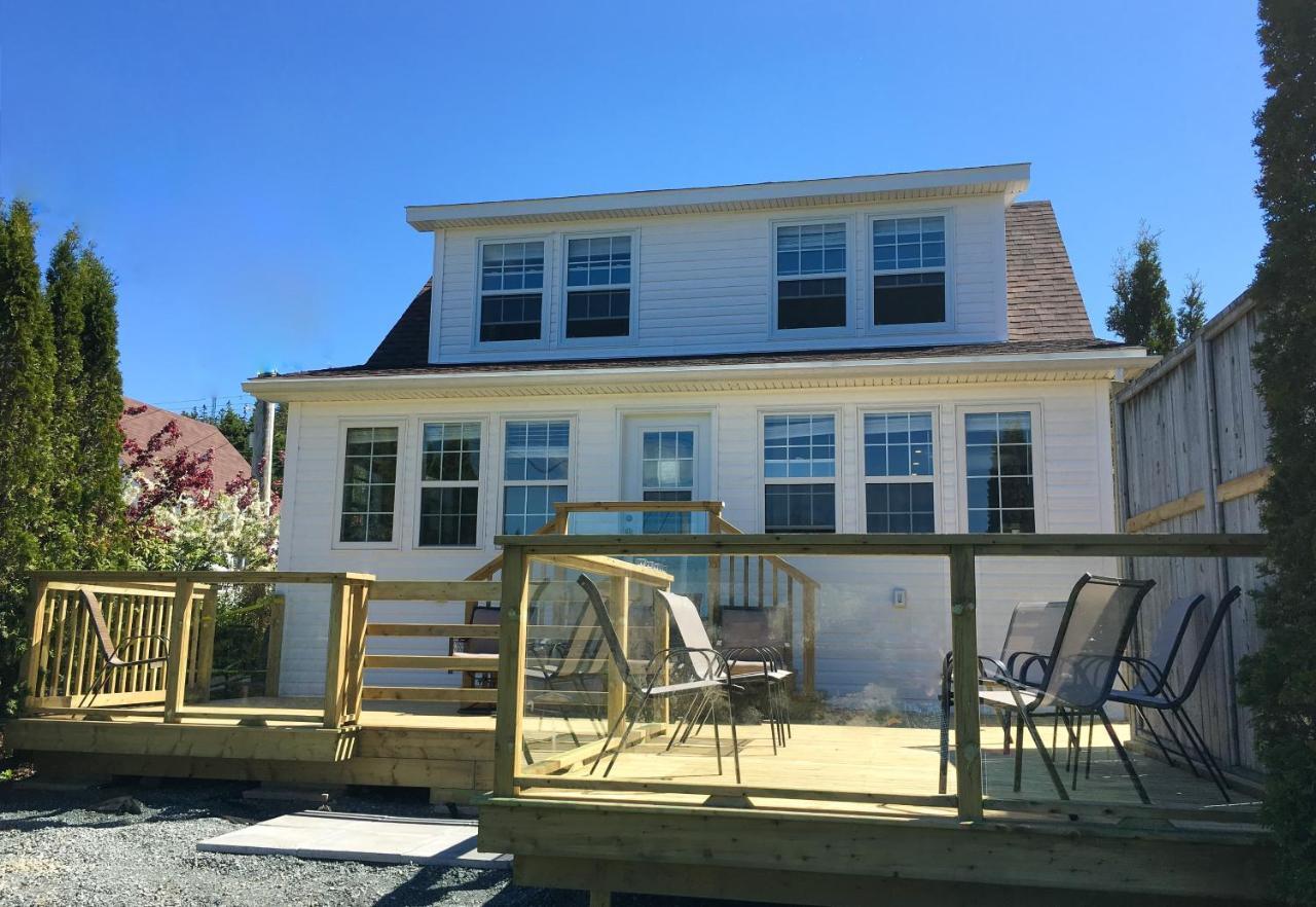 Larinda'S Landing Oceanfront Cottages Halifax Exterior photo