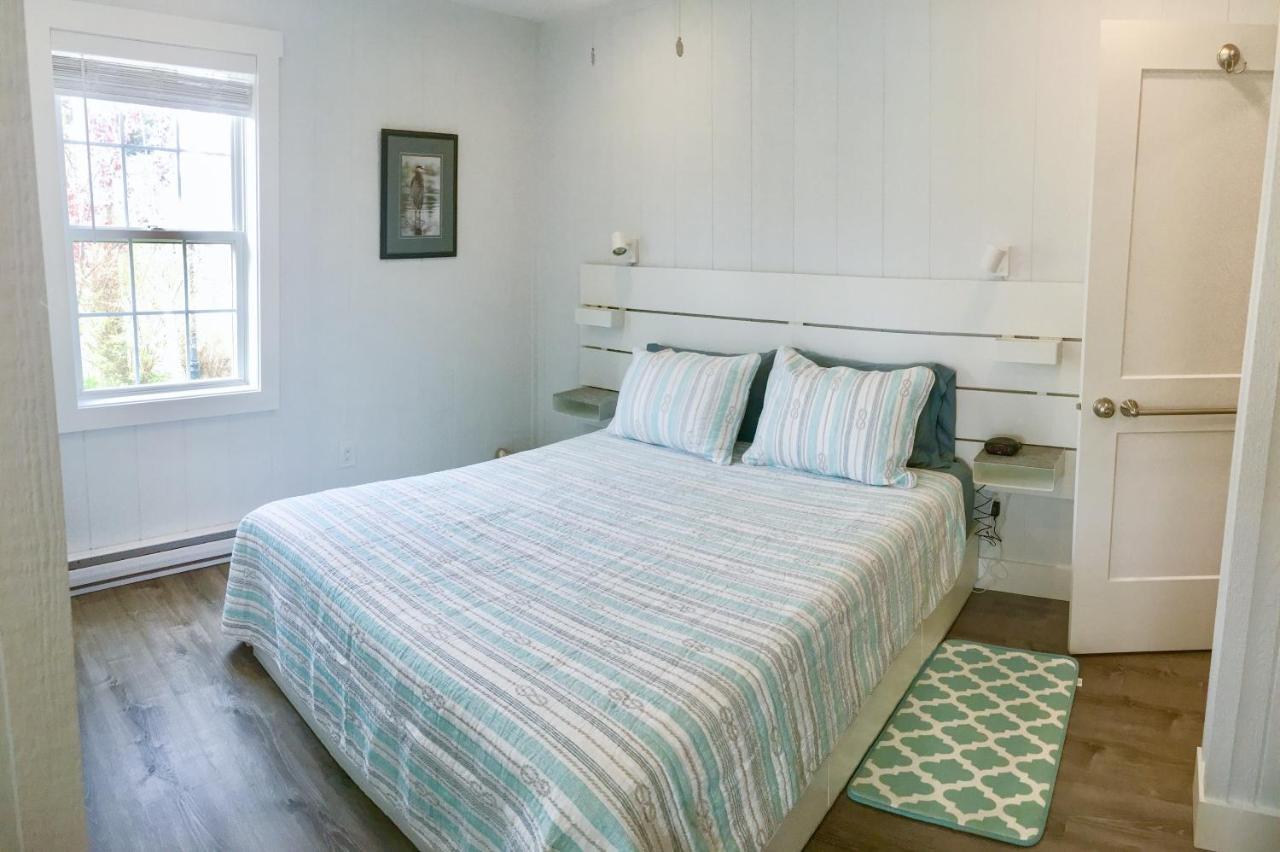 Larinda'S Landing Oceanfront Cottages Halifax Exterior photo