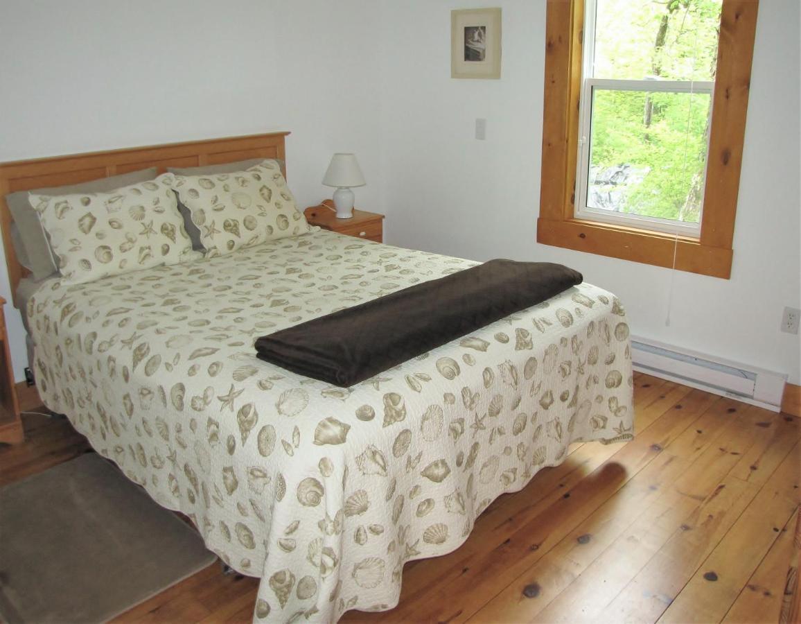 Larinda'S Landing Oceanfront Cottages Halifax Exterior photo