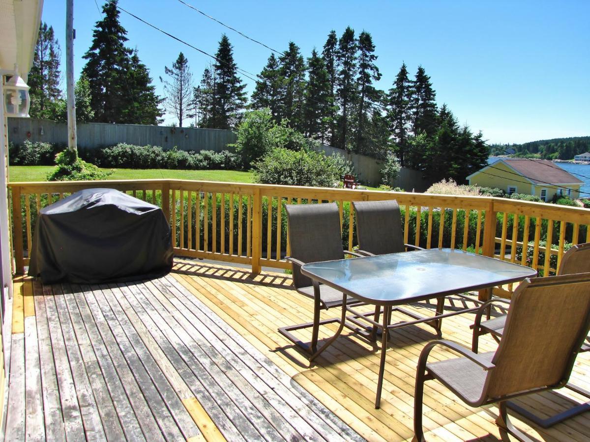 Larinda'S Landing Oceanfront Cottages Halifax Exterior photo