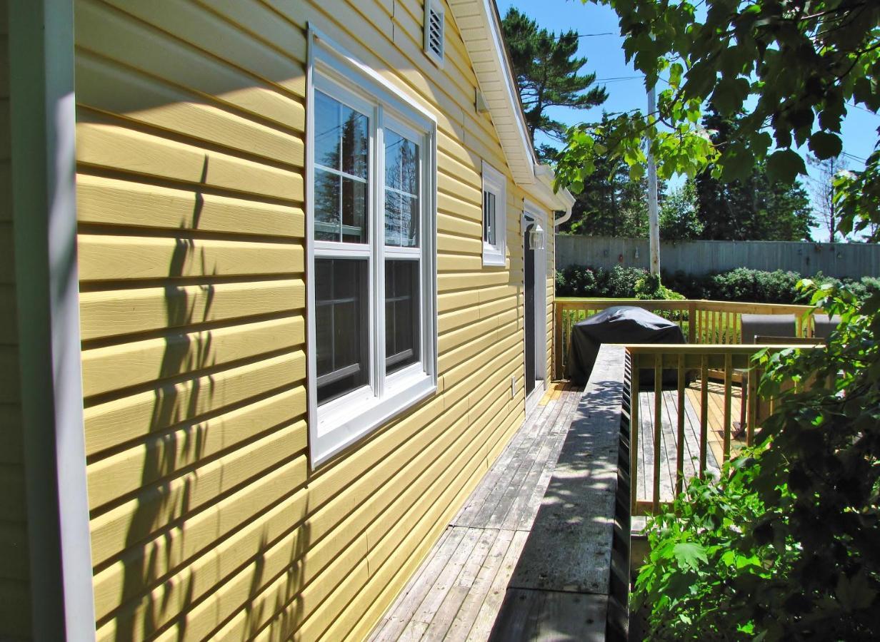 Larinda'S Landing Oceanfront Cottages Halifax Exterior photo