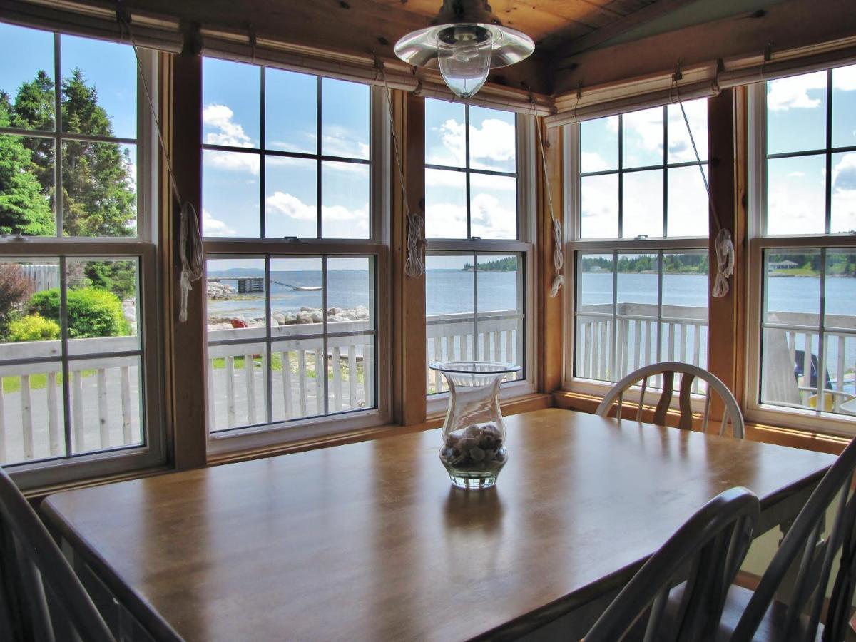Larinda'S Landing Oceanfront Cottages Halifax Exterior photo