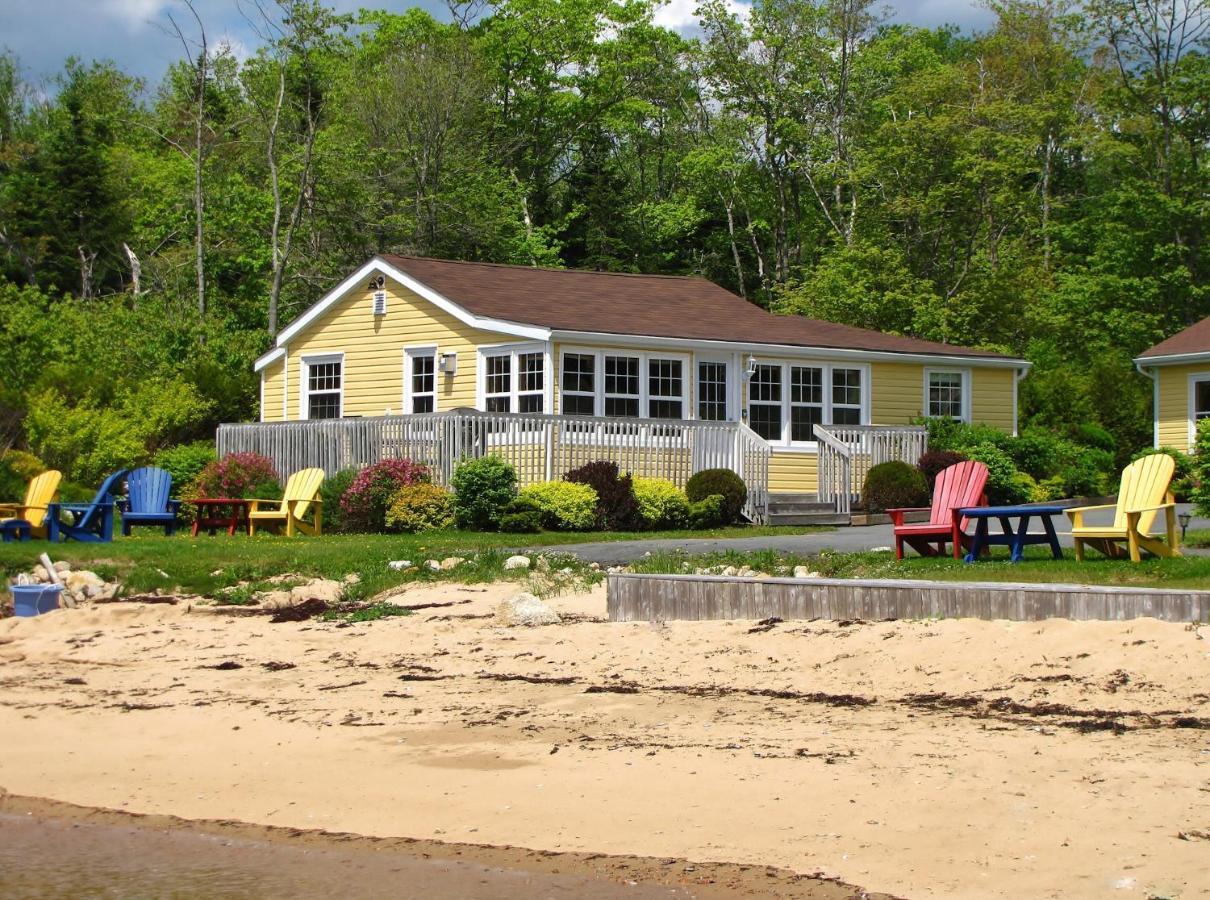 Larinda'S Landing Oceanfront Cottages Halifax Exterior photo