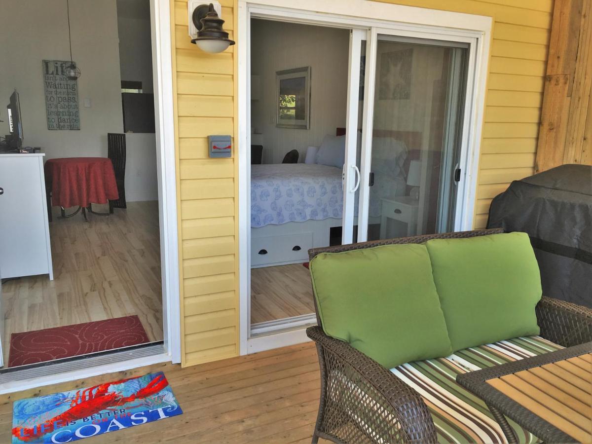 Larinda'S Landing Oceanfront Cottages Halifax Exterior photo