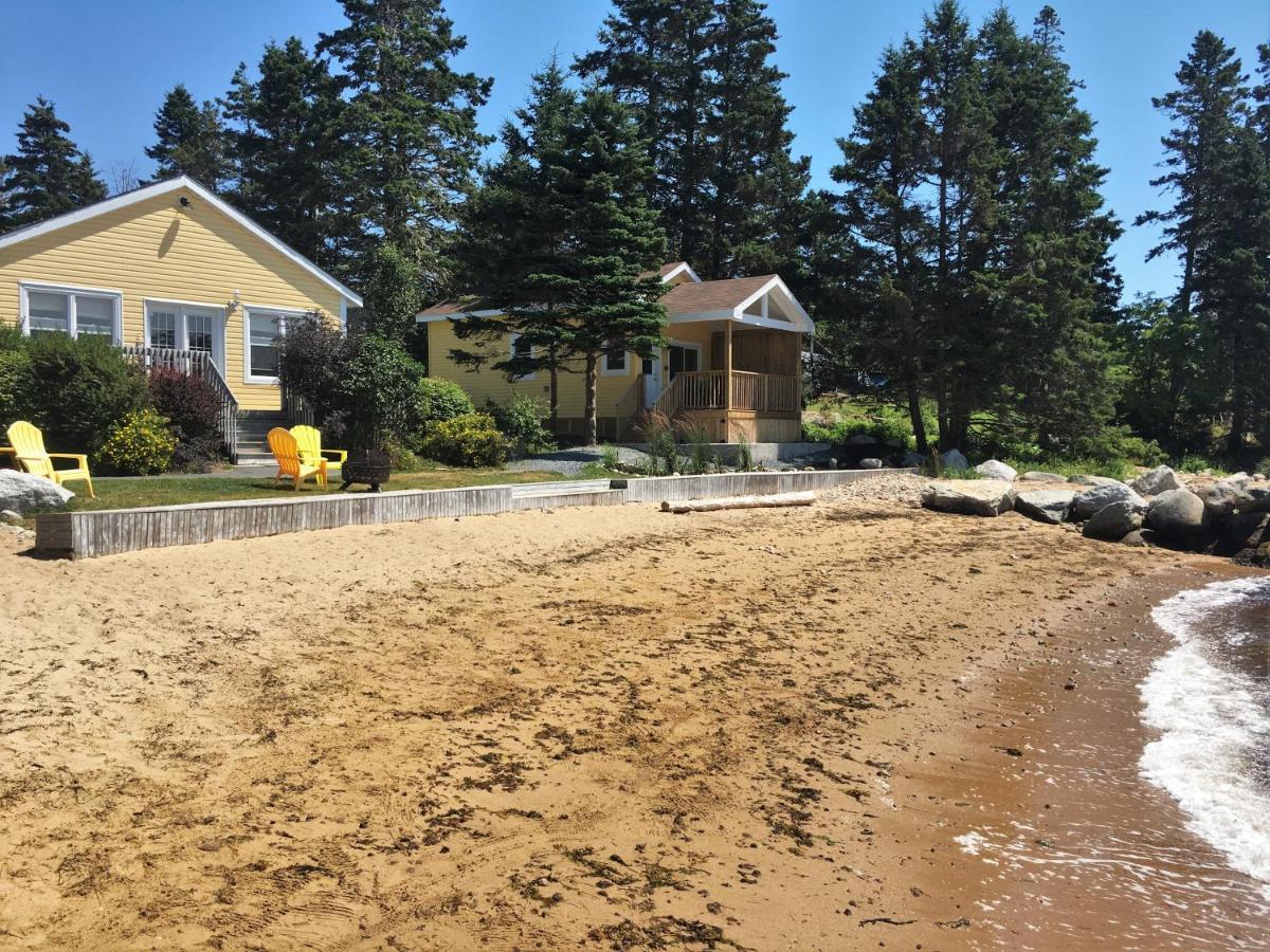 Larinda'S Landing Oceanfront Cottages Halifax Exterior photo