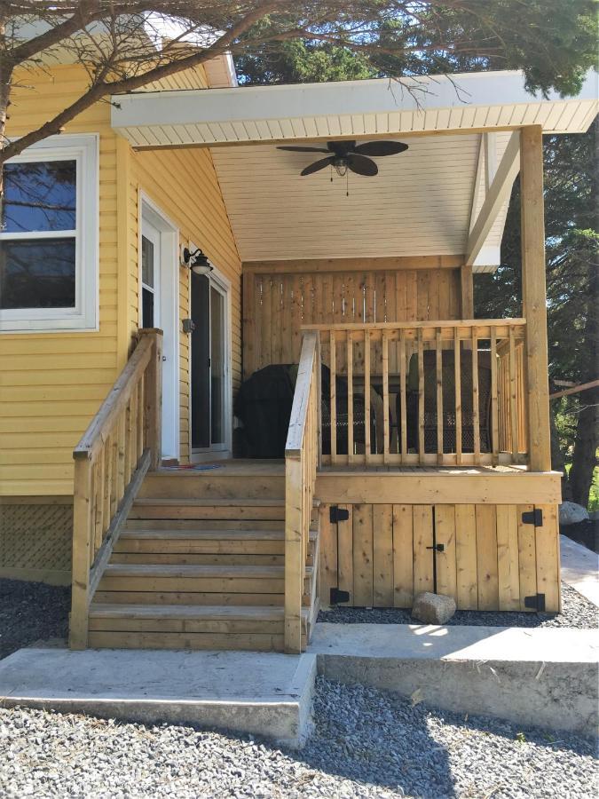 Larinda'S Landing Oceanfront Cottages Halifax Exterior photo